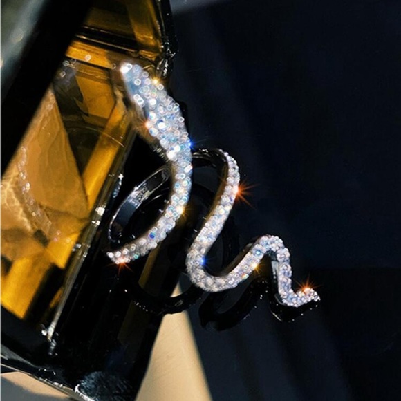 SNAKE DESIGN RHINESTONE RING - Picture 4 of 10